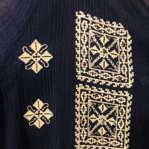 π***NWOT***Joie Long-Sleeve Navy Embroidered Blouse!π€© - Picture 8 of 8